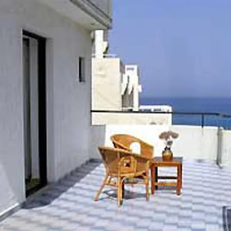 Irini Hotel 3*